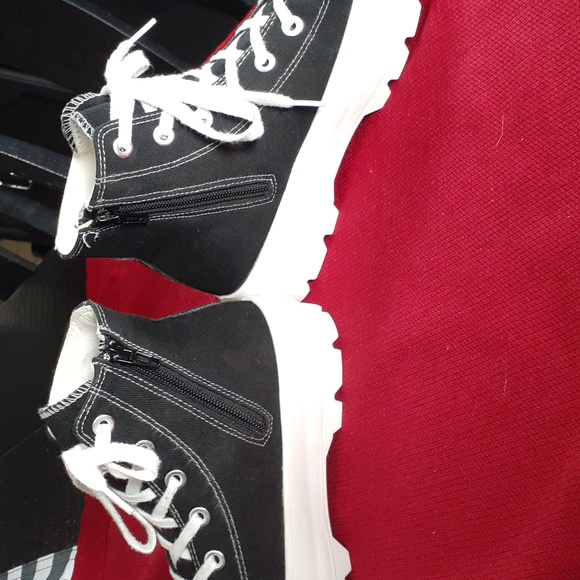 CUSHIONAIRE SNEAKERS - Picture 3 of 9